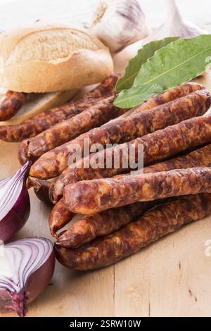 Frankfurterki World à de petites saucisses minces connues et aimées Banque D'Images