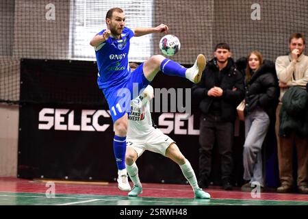 Kiev, Ukraine. 15 février 2025. Kiev, Ukraine 15 février 2024 Evgeniy Zhuk (11 COUPS) lors de la Coupe d'Ukraine Favbet. Manche de 16.seconde entre le FC HIT Kiev et Aurora Kiev - à Kiev, Ukraine (KUBANOV PAVLO UKR/SPP) crédit : SPP Sport photo de presse. /Alamy Live News Banque D'Images