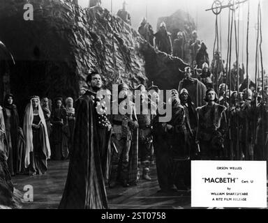 MACBETH [US] 1948 comme ORSON WELLES MacBeth [centre, à gauche], Erskine SANDFORD, RODDY MCDOWALL que Duncan [droit] Date : 1948 Banque D'Images