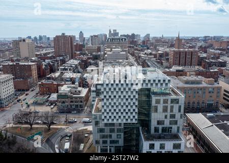 Baltimore Maryland - 23 février 2022 : vue aérienne de l'horizon de Baltimore regardant vers le centre-ville depuis Penn Station Banque D'Images