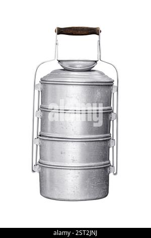 Vieille boîte de tiffin argenté ou récipient de nourriture isolé sur fond blanc fonctionne avec le chemin de découpage. Banque D'Images