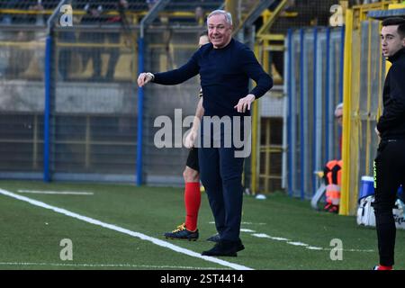 Castellammare Di Stabia, Italie. 16 février 2025. Massimiliano Alvini pendant le match DE SERIE BKT 2024/25 entre la SS Juve Stabia et Cosenza Calcio au stade Romeo menti le 16 février 2025 à Castellemmare di Stabia, Italie crédit : Agence photo indépendante/Alamy Live News Banque D'Images