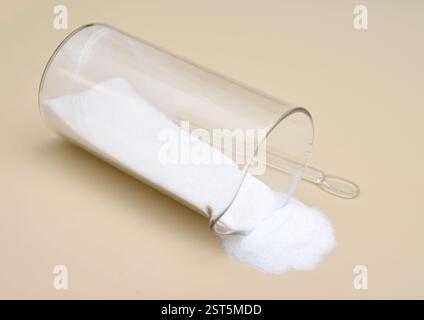 Le lactate de zinc est un composé chimique, un sel de zinc et d'acide lactique Banque D'Images