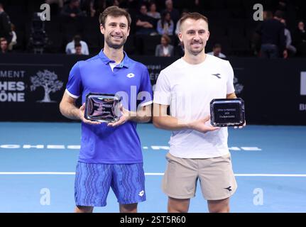 Marseille, France. 16 février 2025. Les finalistes Jan Zielinski de Pologne et Sander Gille de Belgique lors de la cérémonie du double trophée le jour 7 de l'Open 13 Provence 2025, un tournoi de tennis ATP 250 le 16 février 2025 au Palais des Sports de Marseille, France - photo Jean Catuffe/DPPI crédit : DPPI Media/Alamy Live News Banque D'Images