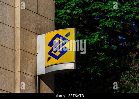 Braganca Paulista, SP, Barzil - 27 novembre 2021 - façade de Banco do Brasil. Succursale bancaire, enseigne publicitaire et logo. Banque D'Images