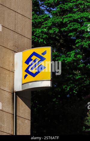 Braganca Paulista, SP, Barzil - 27 novembre 2021 - façade de Banco do Brasil. Succursale bancaire, enseigne publicitaire et logo. Banque D'Images
