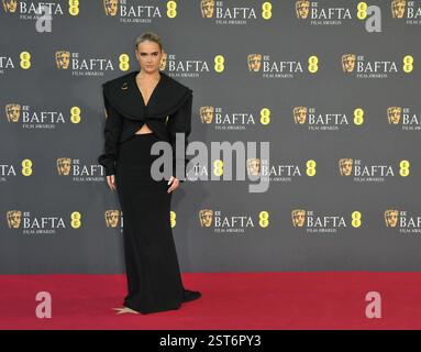 Londres, Royaume-Uni. 16 février 2025. Molly-Mae Hague à la 78e édition des EE BAFTAs British Academy film Awards 2025, Royal Festival Hall, Belvedere Road, le dimanche 16 février 2025 à Londres, Angleterre, Royaume-Uni. CAP/CAN © CAN/Capital Pictures crédit : Capital Pictures/Alamy Live News Banque D'Images