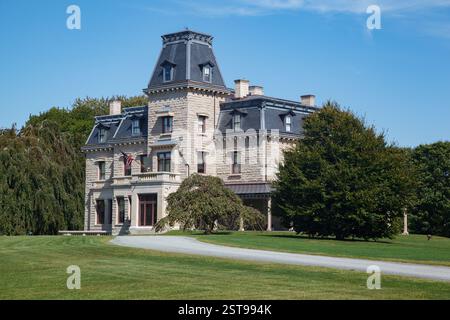 Le magnifique Château-sur-mer doré manoir historique d'âge à Banque D'Images