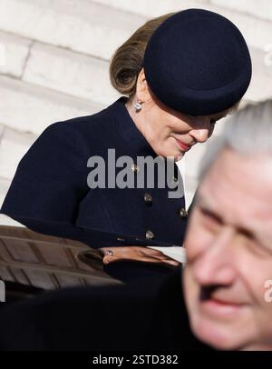 Bruxelles, Belgique. 18 février 2025. La Reine Mathilde de Belgique et le Roi Philippe - Filip de Belgique photographiés après la cérémonie annuelle à la mémoire des membres décédés de la famille royale, à onze-Lieve-Vrouwekerk/notre-Dame de Laeken, à Bruxelles, mardi 18 février 2025. BELGA PHOTO BENOIT DOPPAGNE crédit : Belga News Agency/Alamy Live News Banque D'Images