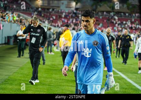 Tampa, Floride, États-Unis, 14 février 2025, le gardien de but de l'Inter Miami Oscar Ustari #19 se dirige vers le casier dans un match amical du Derby de Floride à Raymond Jam Banque D'Images