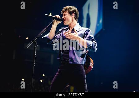 Shawn Mendes se produisant à l'O2 Arena de Londres le 16 avril 2019 Banque D'Images