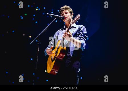 Shawn Mendes se produisant à l'O2 Arena de Londres le 16 avril 2019 Banque D'Images