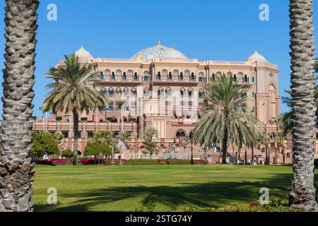 L'Emirates Palace Mandarin Oriental (2005) est un hôtel de luxe cinq étoiles situé à Abu Dhabi, aux Émirats arabes Unis Banque D'Images