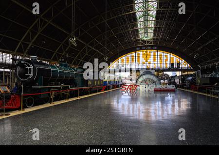 Bangkok, Thaïlande. 15 février 2025. Gare ferroviaire de Hua Lamphong, ancien terminal de passagers central à Bangkok et ancien centre ferroviaire de Thaïlande. (Crédit image : © John Wreford/SOPA images via ZUMA Press Wire) USAGE ÉDITORIAL SEULEMENT! Non destiné à UN USAGE commercial ! Banque D'Images
