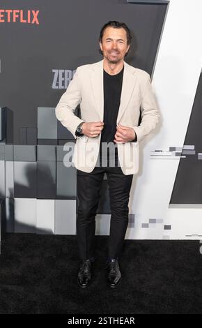 New York, États-Unis. 19 février 2025. William Abadie assiste à la première de Netflix 'Zero Day' NYC au Plaza Hotel à New York le 18 février 2025. (Photo de Lev Radin/Sipa USA) crédit : Sipa USA/Alamy Live News Banque D'Images