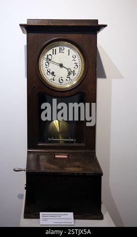 Horloge fabriquée par Georg Merck (Hanovre, Allemagne) c. 1925. Des bureaux de Renfe. Musée du chemin de fer, Madrid. Espagne. Banque D'Images