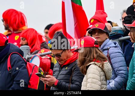Maranello, Italie. 19 février 2025. Supporters de Ferrari pendant le shakedown - Ferrari SF-25, championnat de formule 1 à Maranello, Italie, 19 février 2025 crédit : Agence photo indépendante/Alamy Live News Banque D'Images