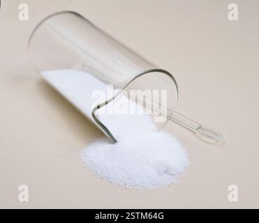 Le chlorure d'ammonium est un composé chimique inorganique dont la formule chimique est NH4Cl Banque D'Images