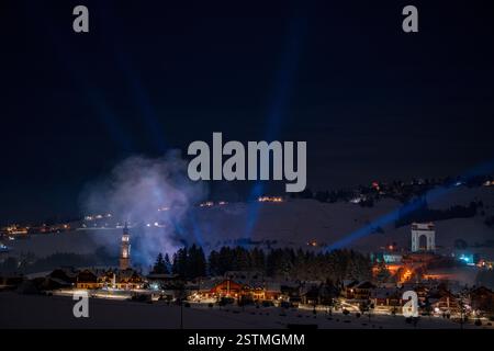 Spectacle de festival de feux d'artifice fiocchi di luce à asiago Banque D'Images
