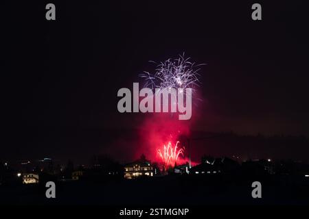 Spectacle de festival de feux d'artifice fiocchi di luce à asiago Banque D'Images