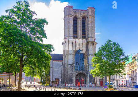 Église catholique romaine Saint-Michel Sint-Michielskerk bâtiment de style gothique tardif dans la vieille ville de Gand centre historique, Flandre orientale Banque D'Images