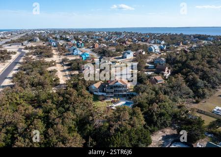 Vue aérienne des maisons de plage sur le côté Pamlico Sound de Nags Head Banque D'Images