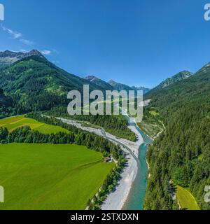 Vue plongeante sur le Parc naturel de Tiroler Lech près d'Elmen dans le quartier de la Reutte Banque D'Images