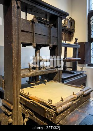 La plus ancienne imprimerie du monde (vers 1600), dont deux subsistent dans l'atelier d'impression original du Musée Plantin-Moretus d'Anvers Banque D'Images