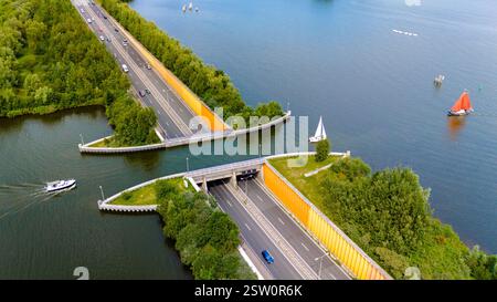 Franchissement de l'autoroute néerlandaise Veluwemeer Banque D'Images
