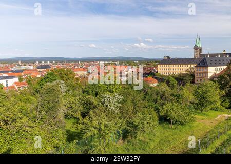 Schöne Aussicht vom Michaelisberg über die Stadt mit Schloss Neue Residenz und Dom, Bamberg, Bayern, Deutschland *** belle vue depuis les Michaelis Banque D'Images