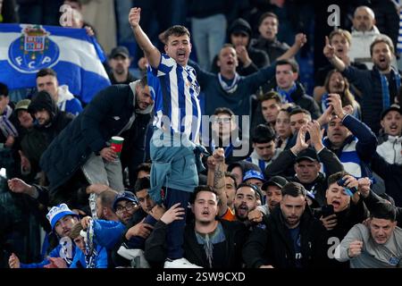 Rome, Italie. 20 février 2025. Les supporters de Porto lors du match de football de l'Europa League entre L'AS Roma et le FC Porto au stade Olimpico à Rome (Italie), le 20 février 2025. Crédit : Insidefoto/Alamy Live News Banque D'Images