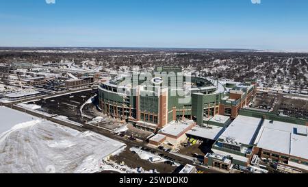 Green Bay, Wi, États-Unis. 20 février 2025. Une vue aérienne de lambeau Field montre le stade emblématique en forme de bol avec ses vastes places assises pour 81 441 fans. Entouré de parkings et du quartier de Titletown, il est le plus ancien stade de la NFL en activité continue. (Crédit image : © Walter G. Arce Sr./ASP via ZUMA Press Wire) USAGE ÉDITORIAL SEULEMENT! Non destiné à UN USAGE commercial ! Banque D'Images