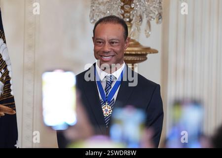 Washington, Vereinigte Staaten. 20 février 2025. Le golfeur Tiger Woods assiste à une réception du mois de l'histoire des Noirs à la Maison Blanche à Washington, DC, le 20 février 2025. Crédit : Chris Kleponis/CNP/dpa/Alamy Live News Banque D'Images