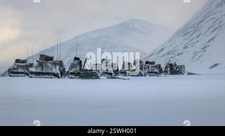 Photo non datée publiée par le ministère de la Défense de la troupe de mortier de 45 obus de lancement Commando des Royal Marine Vikings en Norvège. Date d'émission : vendredi 21 février 2025. Banque D'Images