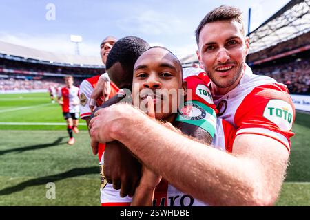 Rotterdam - Lutsharel Geertruida de Feyenoord, Igor Paixao de Feyenoord, Santiago Gimenez de Feyenoord lors du match Eredivisie entre Feyenoord v Banque D'Images
