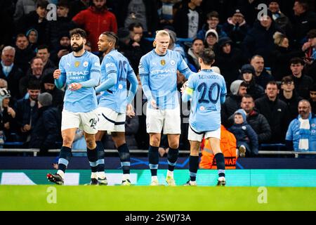 Manchester - Josko Gvardiol de Manchester City, Manuel Akanji de Manchester City, Erling Haaland de Manchester City lors du cinquième tour de la nouvelle forme Banque D'Images