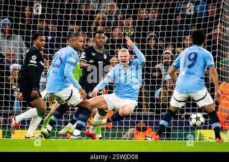 Manchester - Quinten Timber de Feyenoord, Manuel Akanji de Manchester City, Antoni Milambo de Feyenoord, Erling Haaland de Manchester City Banque D'Images