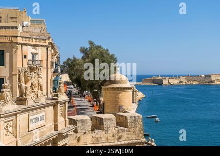 Victoria Gate et Grand Harbour à La Valette, Malte. Banque D'Images