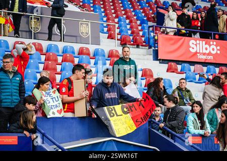 Valencia, Espagne. 21 février 2025. Les supporters belges photographiés avant un match de football entre l'équipe nationale belge les Red Flames et l'Espagne, à Valence, en Espagne, vendredi 21 février 2025, lors de la première journée de match du groupe A3 de la compétition de la Ligue des Nations féminines 2024-25. BELGA PHOTO JOMA GARCIA i GISBERT crédit : Belga News Agency/Alamy Live News Banque D'Images