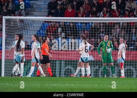 Valencia, Espagne. 21 février 2025. Le gardien de but belge Nicky Evrard photographié lors d'un match de football entre l'équipe nationale belge les Red Flames et l'Espagne, à Valence, en Espagne, vendredi 21 février 2025, lors de la première journée du groupe A3 de la compétition de la Ligue des Nations féminines 2024-25. BELGA PHOTO JOMA GARCIA i GISBERT crédit : Belga News Agency/Alamy Live News Banque D'Images