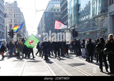 22.02.2025, Berlin - Deutschland. Démonstration gegen Rechtsextremismus à Mitte. *** 22 02 2025, Berlin Allemagne manifestation contre l'extrémisme de droite à Mitte Banque D'Images