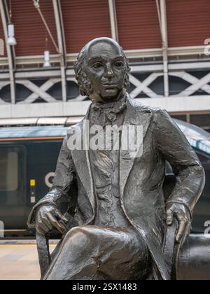 La statue en bronze d'Isambard Kingdom Brunel (par John Doubleday) à Paddington Station, Londres, Royaume-Uni. Banque D'Images