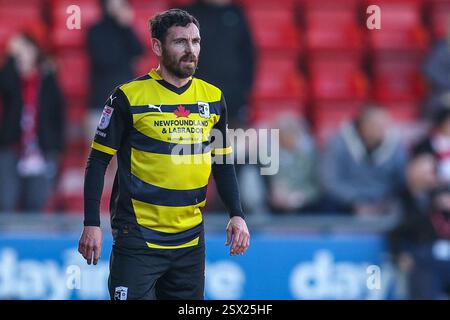#7, David Worrall de Barrow AFC lors du match de Sky Bet League 2 entre Crewe Alexandra et Barrow à Alexandra Stadium, Crewe le samedi 22 février 2025. (Photo : Stuart Leggett | mi News) crédit : MI News & Sport /Alamy Live News Banque D'Images