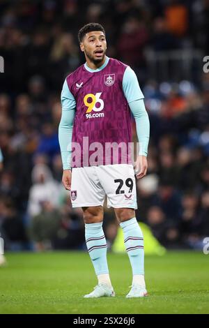 Burnley, Royaume-Uni. 21 février 2025. Milieu de terrain de Burnley Josh Laurent (29) lors du Burnley FC v Sheffield mercredi FC Skybet EFL Championship match à Turf Moor, Burnley, Angleterre, Royaume-Uni le 21 février 2025 crédit : Phil Duncan/Every second Media crédit : Every second Media/Alamy Live News Banque D'Images