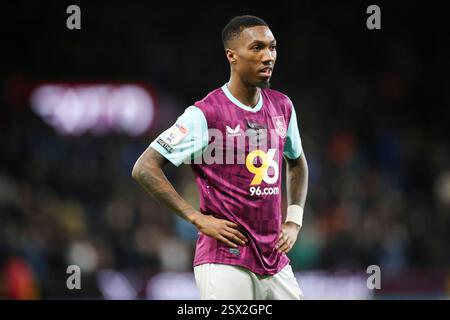 Burnley, Royaume-Uni. 21 février 2025. L'attaquant de Burnley Jaidon Anthony (11) Portrait, profil lors du match du Burnley FC vs Sheffield mercredi FC Skybet EFL Championship à Turf Moor, Burnley, Angleterre, Royaume-Uni le 21 février 2025 crédit : Phil Duncan/Every second Media crédit : Every second Media/Alamy Live News Banque D'Images