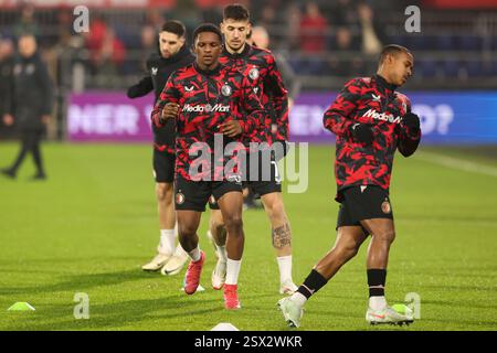Rotterdam, pays-Bas. 22 février 2025. ROTTERDAM, PAYS-BAS - 22 FÉVRIER : échauffement de Givairo Read de Feyenoord lors du match néerlandais Eredivisie entre Feyenoord et Almere City FC au Stadion Feijenoord le 22 février 2025 à Rotterdam, pays-Bas. (Photo de Hans van der Valk/Orange Pictures) crédit : Orange pics BV/Alamy Live News Banque D'Images