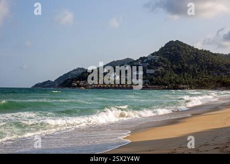 OFF Koh Samui, Thaïlande, 4 février 2025, scène de plage sur une île au large de Koh Samui Banque D'Images