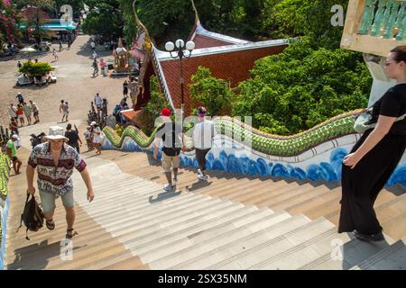 Wat Phra Yai, Bo Put, Ko Samui District, Surat Thani 84320, Thaïlande, 10 février 2025, marches au temple Big Buddha sur Koh Samui. Banque D'Images
