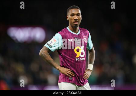 Burnley, Royaume-Uni. 21 février 2025. L'attaquant de Burnley Jaidon Anthony (11 ans) lors du match du Burnley FC vs Sheffield mercredi FC Skybet EFL Championship à Turf Moor, Burnley, Angleterre, Royaume-Uni le 21 février 2025 crédit : Phil Duncan/Every second Media crédit : Every second Media/Alamy Live News Banque D'Images