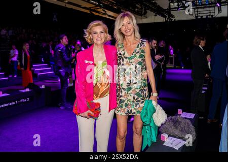 Madrid, Madrid, Espagne. 22 février 2025. MarÃ A ZURITA et SUSANNA GRISO assistent au défilé LOLA CASADEMUNT BY MAITE lors de la Mercedes Benz Fashion week Madrid à Ifema le 22 septembre 2025 à Madrid, Espagne. (Crédit image : © Oscar Manuel Sanchez/ZUMA Press Wire) USAGE ÉDITORIAL SEULEMENT! Non destiné à UN USAGE commercial ! Crédit : ZUMA Press, Inc/Alamy Live News Banque D'Images